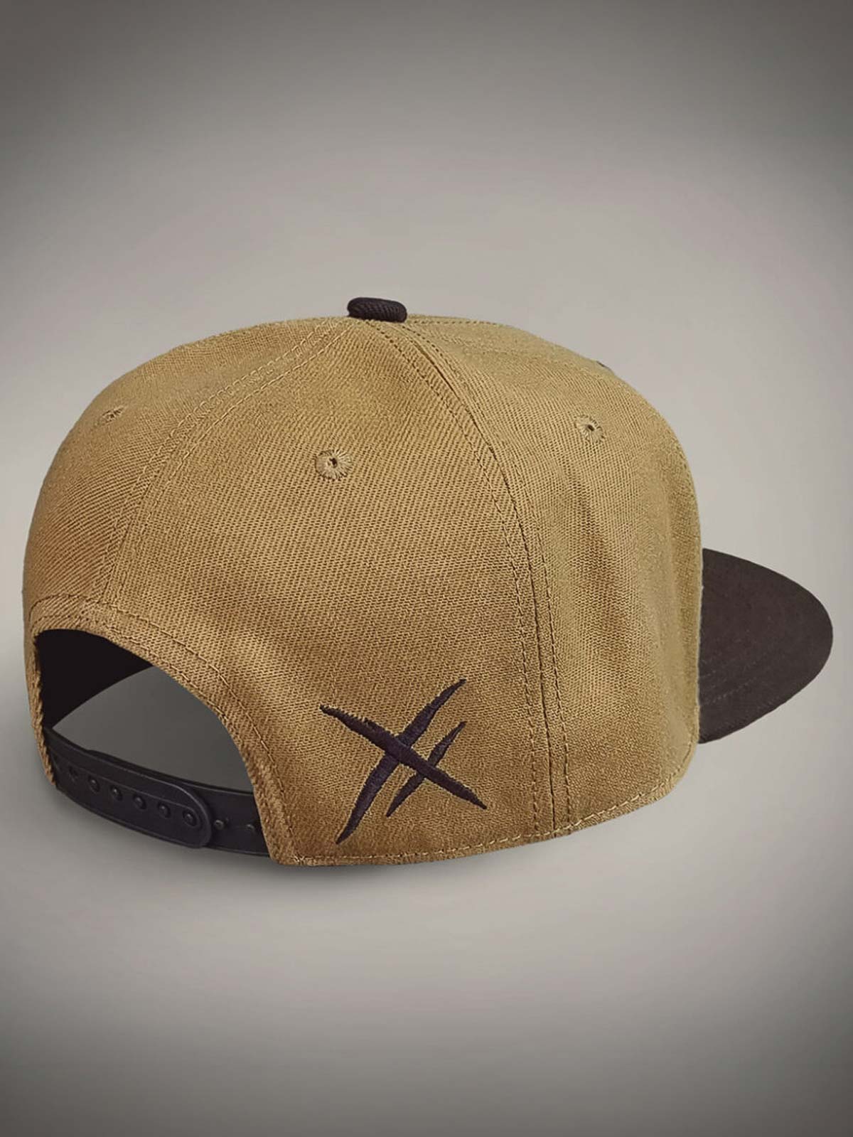 CAMEL H Snapback Cap 6.jpg