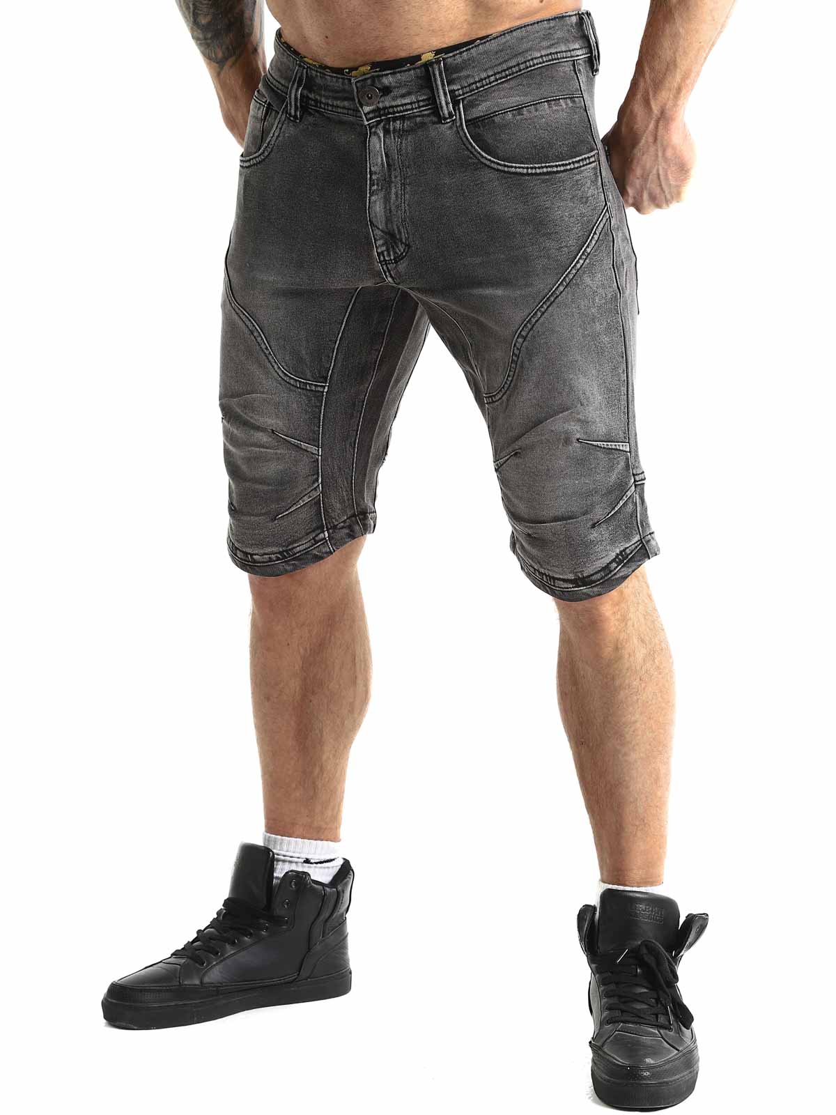 Leon Shorts Black ice_2.jpg