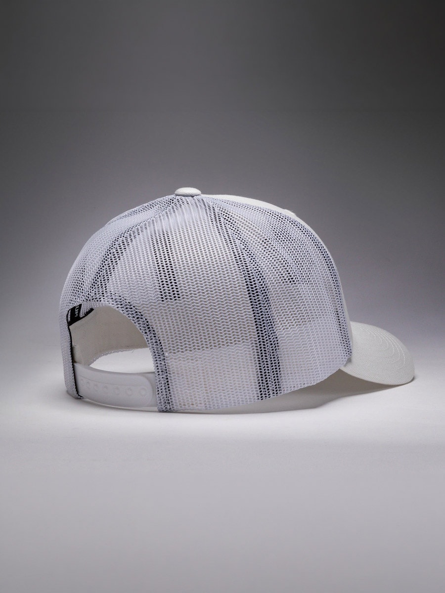 Venum-Trucker-Cap-Snow-White-02.jpg